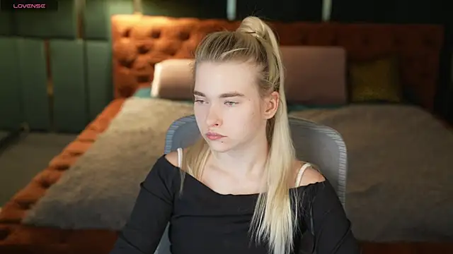 Snapshot of Ava_kiss054 chatting on 06-12-26, 06:38 Ava kiss054 online show from 06-12-26, 06:38