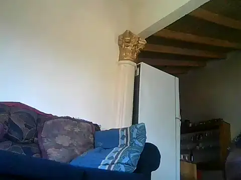 Snapshot of Irresistiblediva chatting on 09-17-25, 06:21 Irresistiblediva online show from 09-17-25, 06:21