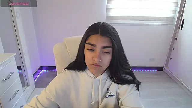 amarasilk  online show from 04-11-26, 05:16