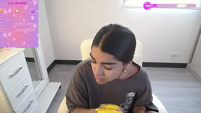 amarasilk  online show from 02-12-26, 07:13