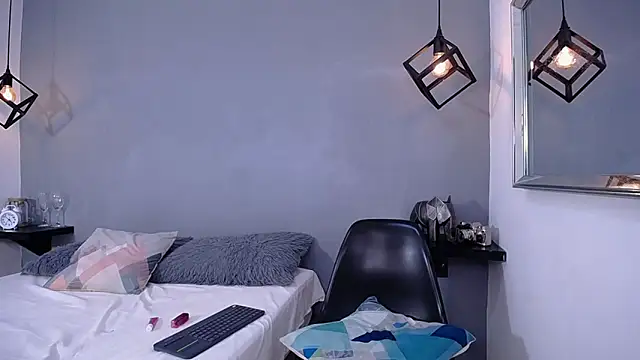 Snapshot of Luciana_Graay chatting on 10-14-25, 01:12 Luciana Graay online show from 10-14-25, 01:12