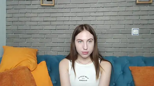 Snapshot of MellinGiG chatting on 09-21-25, 05:34 MellinGiG online show from 09-21-25, 05:34