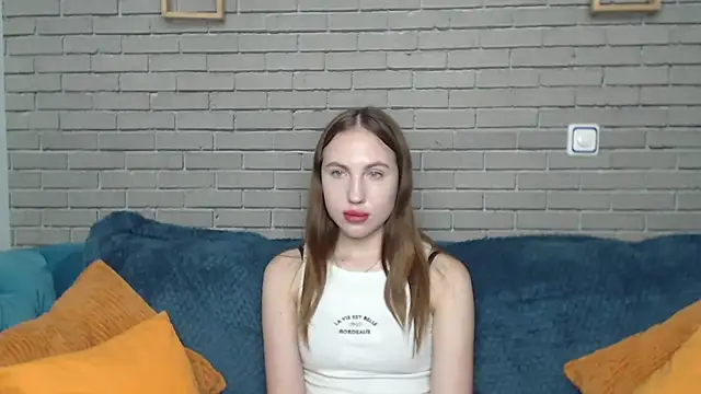 Snapshot of MellinGiG chatting on 10-07-25, 04:57 MellinGiG online show from 10-07-25, 04:57
