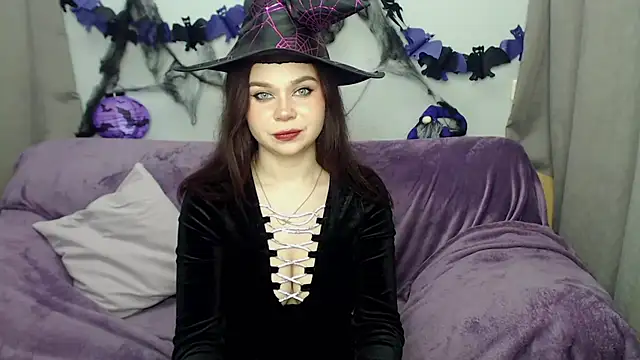 GloriyaDre online show from 10-31-25, 05:59