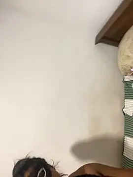 Snapshot of vinushi chatting on 10-16-25, 03:42 vinushi online show from 10-16-25, 03:42