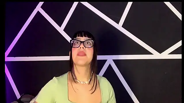 Snapshot of Melody_dreams chatting on 09-30-25, 05:02 Melody dreams online show from 09-30-25, 05:02