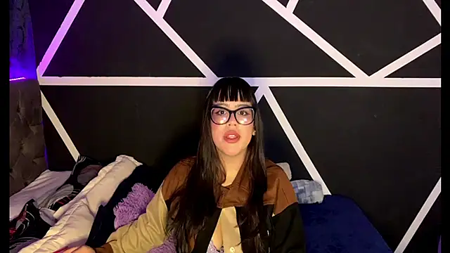 Snapshot of Melody_dreams chatting on 10-02-25, 04:16 Melody dreams online show from 10-02-25, 04:16