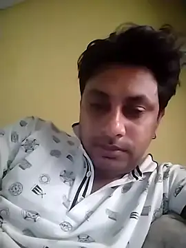 Snapshot of Flybye_0009 chatting on 06-15-26, 12:27 Flybye 0009 online show from 06-15-26, 12:27