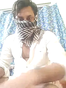 Snapshot of Flybye_0009 chatting on 04-28-26, 08:57 Flybye 0009 online show from 04-28-26, 08:57