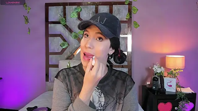 Electra Gosselin online show from 06-10-26, 12:56