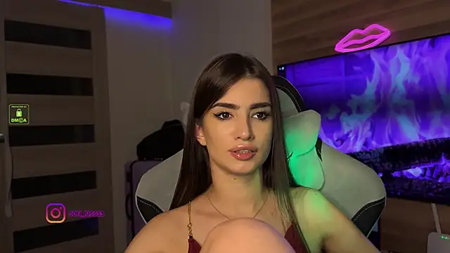 Snapshot of SofI-Play chatting on 09-25-25, 06:36 SofI-Play online show from 09-25-25, 06:36