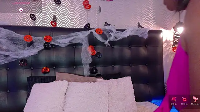 NaiaraMasson  online show from 10-21-25, 12:04