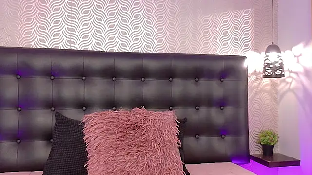 NaiaraMasson  online show from 07-10-26, 11:54