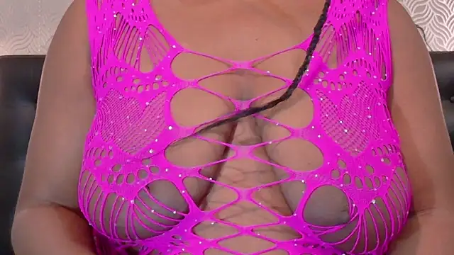 NaiaraMasson  online show from 07-15-26, 12:12