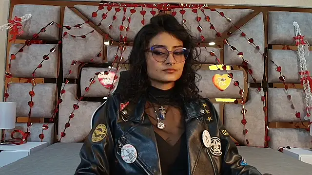 Snapshot of LilyRouset chatting on 09-12-25, 12:05 LilyRouset online show from 09-12-25, 12:05