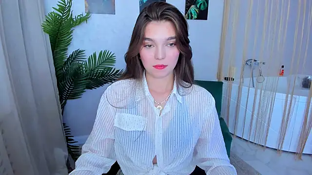 DivineAmour online show from 11-08-25, 04:16