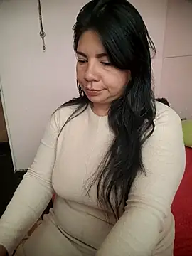 Snapshot of kinky_momm chatting on 05-23-26, 04:39 kinky momm online show from 05-23-26, 04:39