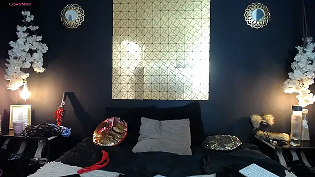 kinky momm online show from 10-29-25, 01:54