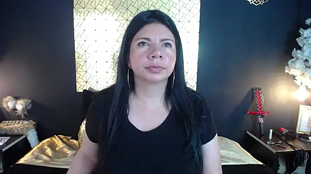 Snapshot of kinky_momm chatting on 05-01-26, 03:39 kinky momm online show from 05-01-26, 03:39