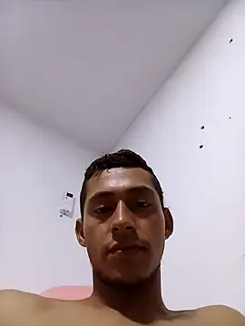 Snapshot of Boy_hot- chatting on 09-15-25, 05:08 Boy hot- online show from 09-15-25, 05:08