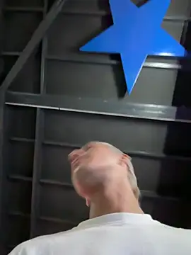 Boy hot- online show from 03-04-26, 11:23