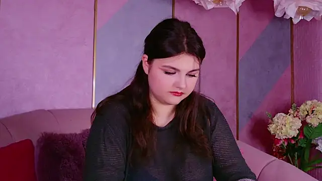 UR BELLA online show from 10-18-25, 11:12