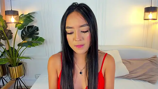 Dafne Hillss online show from 11-17-25, 12:42