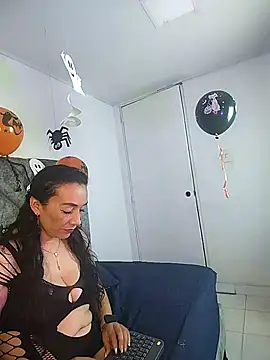 Shantey Laurent online show from 10-30-25, 12:25