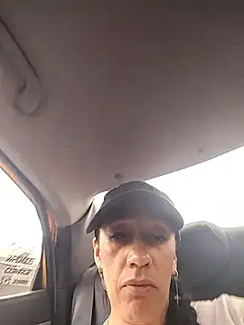 Shantey Laurent online show from 11-18-25, 03:04