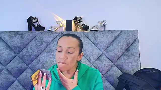 Shantey Laurent online show from 11-21-25, 12:26