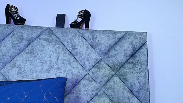 Shantey Laurent online show from 11-14-25, 12:42