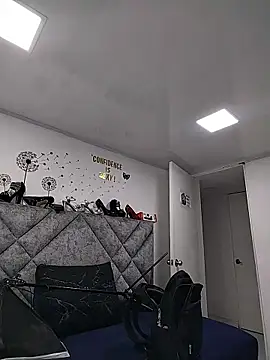 Shantey Laurent online show from 05-12-26, 01:06