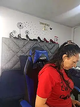 Shantey Laurent online show from 03-11-26, 01:16