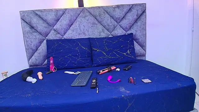 Shantey Laurent online show from 09-20-25, 02:00