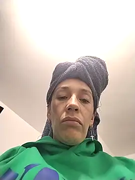 Shantey Laurent online show from 10-31-25, 10:45