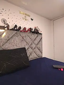 Snapshot of Shantey_Laurent chatting on 07-11-26, 01:22 Shantey Laurent online show from 07-11-26, 01:22
