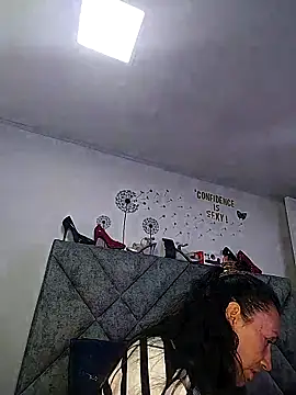 Shantey Laurent online show from 04-23-26, 04:41