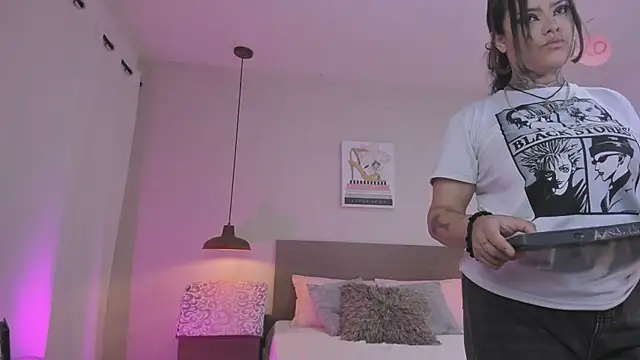 Katyrousee online show from 02-21-26, 07:05