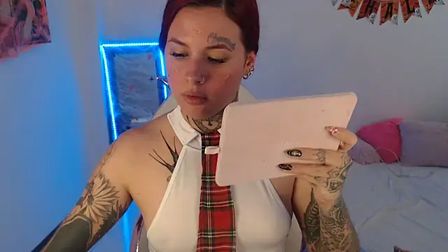 Snapshot of Maddy_Vicius19 chatting on 10-20-25, 08:20 Maddy Vicius19 online show from 10-20-25, 08:20