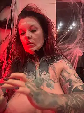 Sabien DeMonia online show from 10-31-25, 04:36