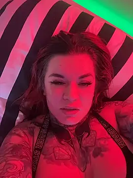 Sabien DeMonia online show from 10-26-25, 07:47