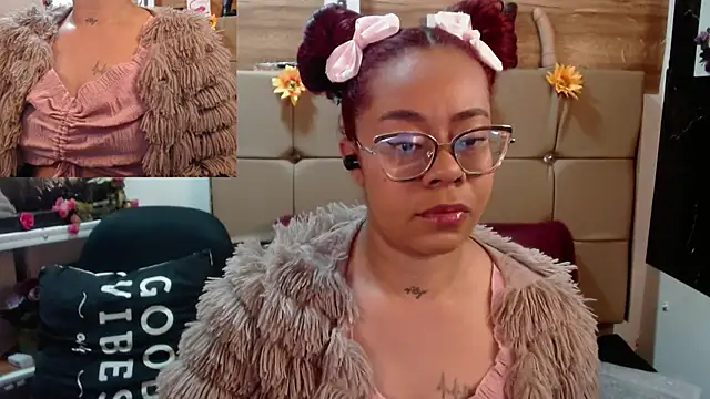 Snapshot of MIA__SPENCER chatting on 09-24-25, 05:08 MIA SPENCER online show from 09-24-25, 05:08