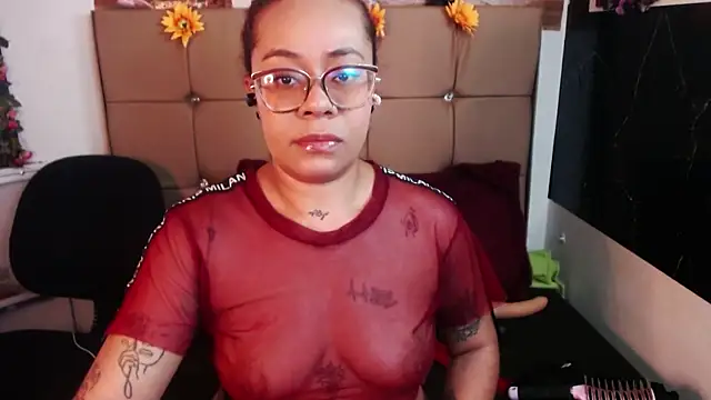 Snapshot of MIA__SPENCER chatting on 02-06-26, 06:15 MIA SPENCER online show from 02-06-26, 06:15