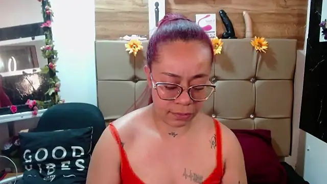 Snapshot of MIA__SPENCER chatting on 10-03-25, 06:09 MIA SPENCER online show from 10-03-25, 06:09