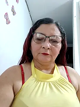 Snapshot of marfil_milf chatting on 10-18-25, 03:36 marfil milf online show from 10-18-25, 03:36