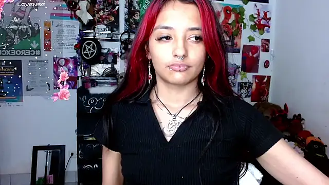 carolinerue online show from 04-14-26, 03:44