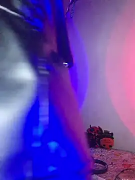 Snapshot of carolinerue chatting on 02-21-26, 04:03 carolinerue online show from 02-21-26, 04:03