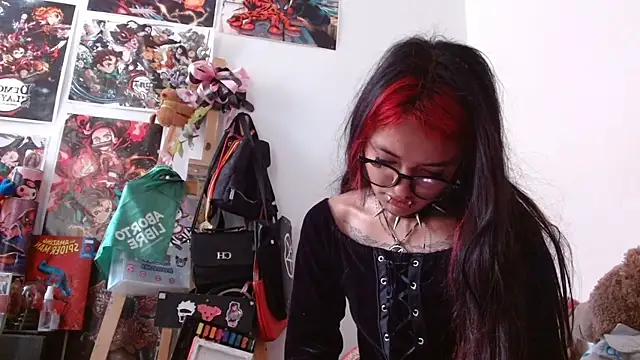 carolinerue online show from 01-10-26, 04:24