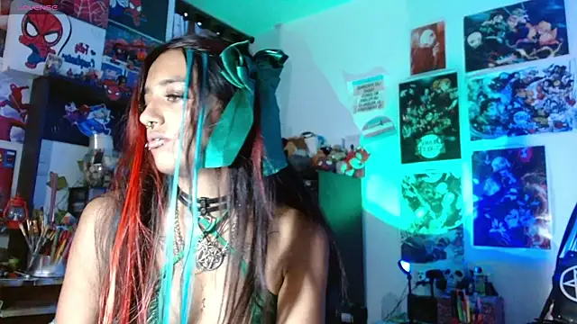 Snapshot of carolinerue chatting on 10-01-25, 10:57 carolinerue online show from 10-01-25, 10:57