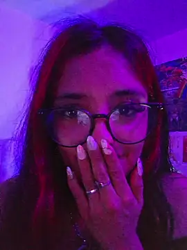 carolinerue online show from 04-17-26, 03:20